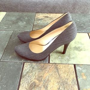 Nine West Size 9 Pumps like New!